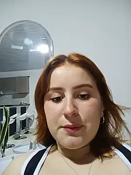 Snapshot of sweet_bella_29 chatting on June 24, 3:27 am sweet bella 29 online show from June 24, 3:27 am