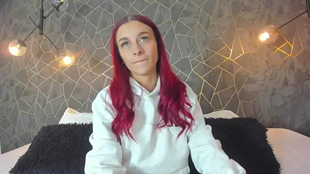 Snapshot of thalira_angels chatting on May 27, 6:27 pm thalira angels online show from May 27, 6:27 pm