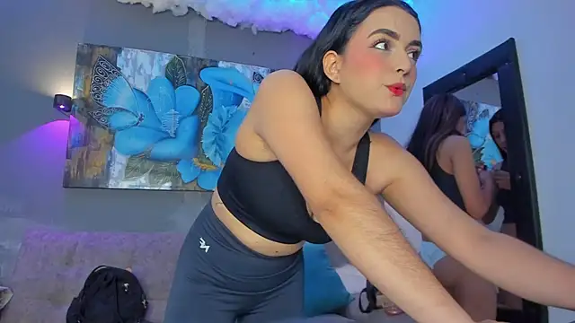 Snapshot of ElizabethAndEliana chatting on May 7, 12:21 pm ElizabethAndEliana online show from May 7, 12:21 pm