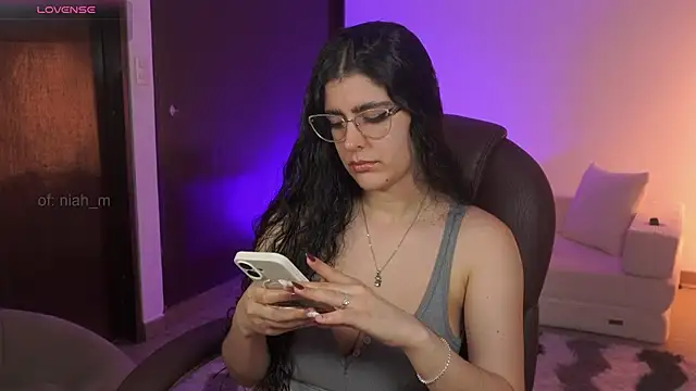 Snapshot of _Niah chatting on May 15, 9:33 pm Niah online show from May 15, 9:33 pm