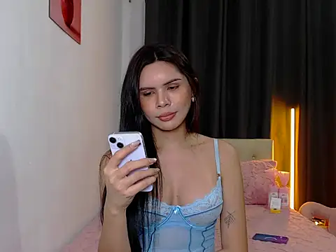 Alexandra Kenn online show from June 10, 9:52 am
