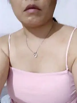 Snapshot of huifei912 chatting on June 18, 1:04 pm huifei912 online show from June 18, 1:04 pm