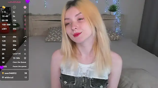 Snapshot of Diiana_Daviis chatting on July 30, 10:14 am Diiana Daviis online show from July 30, 10:14 am