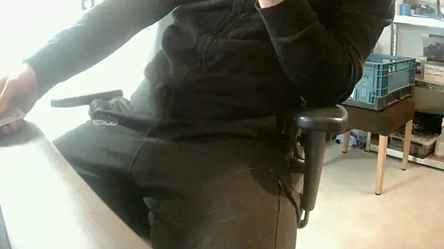 Snapshot of wnhz27 chatting on May 11, 7:47 am wnhz27 online show from May 11, 7:47 am
