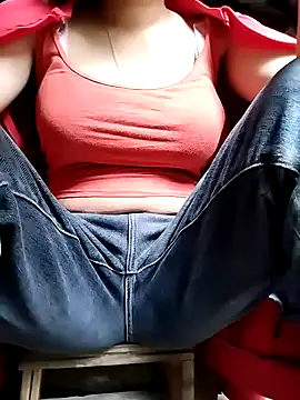 Snapshot of Maria-aa chatting on May 8, 12:49 am Maria-aa online show from May 8, 12:49 am