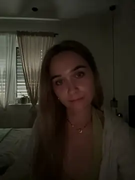 LillyStarr online show from June 25, 2:43 pm