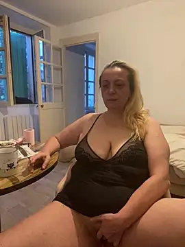Snapshot of Melinastarr88 chatting on June 9, 4:13 am Melinastarr88 online show from June 9, 4:13 am