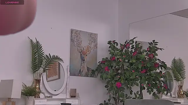 Snapshot of ZoeSkyee chatting on June 6, 5:39 pm ZoeSkyee online show from June 6, 5:39 pm