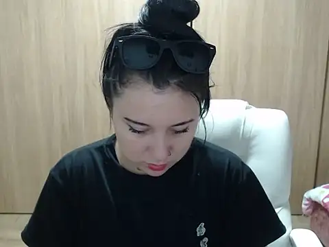 Snapshot of Haileey_ross chatting on June 26, 1:32 am Haileey ross online show from June 26, 1:32 am