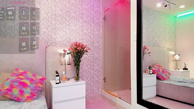 Snapshot of Hannah_Williams_ chatting on June 3, 2:33 pm Hannah Williams online show from June 3, 2:33 pm