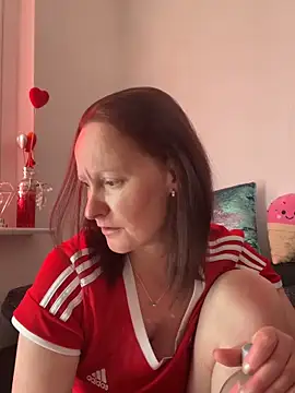 Snapshot of LindaLee90 chatting on May 16, 10:36 am LindaLee90 online show from May 16, 10:36 am