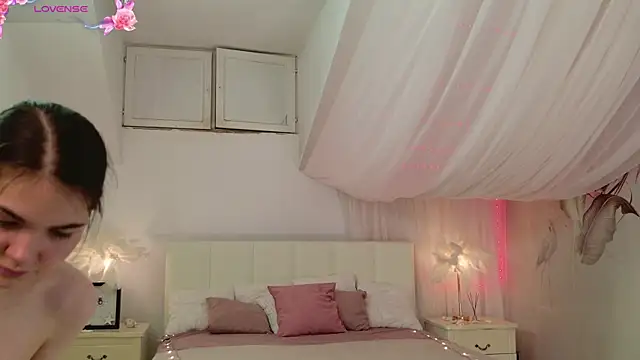 Snapshot of Sindell_cryell chatting on July 28, 8:52 pm Sindell cryell online show from July 28, 8:52 pm