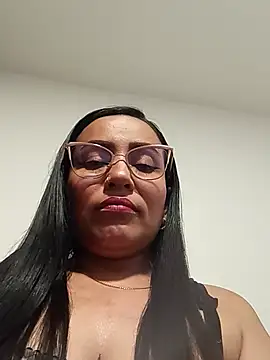 Snapshot of sallome_1 chatting on May 14, 3:24 am sallome 1 online show from May 14, 3:24 am
