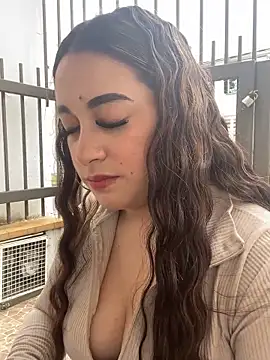 Snapshot of IvySanchez_Pinkk chatting on May 29, 5:11 pm IvySanchez Pinkk online show from May 29, 5:11 pm