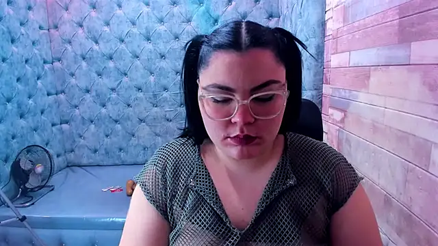 Snapshot of Sweet_Nova_ chatting on May 19, 11:49 am Sweet Nova online show from May 19, 11:49 am