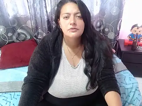 Snapshot of FabritziAPiel chatting on May 13, 1:30 pm FabritziAPiel online show from May 13, 1:30 pm