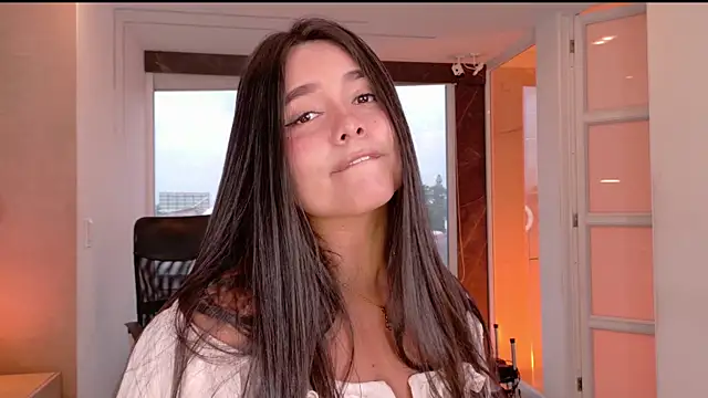Eva-Apple online show from August 3, 9:29 pm