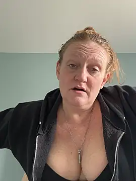 Snapshot of Kellilyn10 chatting on June 4, 7:31 pm Kellilyn10 online show from June 4, 7:31 pm