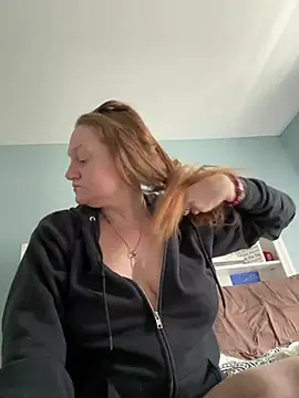 Snapshot of Kellilyn10 chatting on June 9, 3:34 pm Kellilyn10 online show from June 9, 3:34 pm