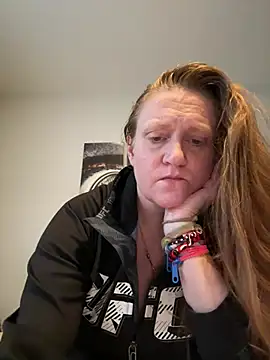 Snapshot of Kellilyn10 chatting on June 14, 9:39 pm Kellilyn10 online show from June 14, 9:39 pm
