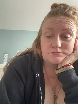 Snapshot of Kellilyn10 chatting on June 26, 5:28 pm Kellilyn10 online show from June 26, 5:28 pm