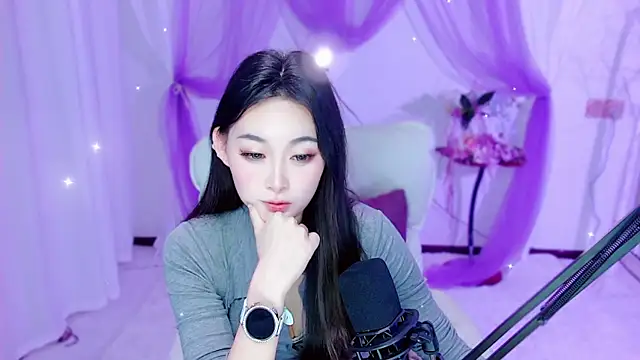 Snapshot of Tili_Lucky chatting on May 12, 12:24 pm Tili Lucky online show from May 12, 12:24 pm
