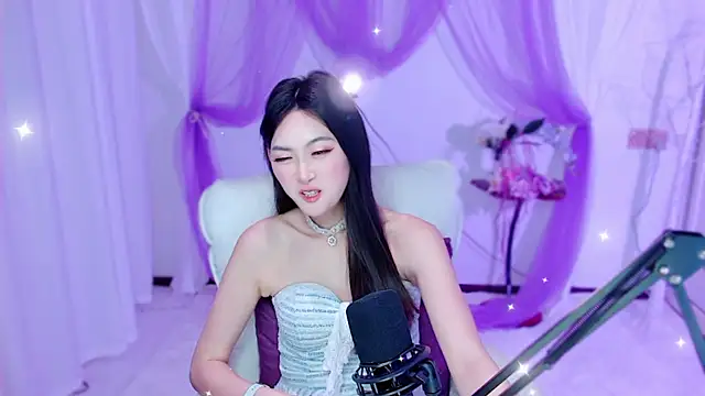 Snapshot of Tili_Lucky chatting on May 13, 12:46 pm Tili Lucky online show from May 13, 12:46 pm