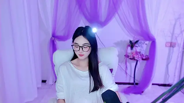 Snapshot of Tili_Lucky chatting on May 22, 1:13 am Tili Lucky online show from May 22, 1:13 am