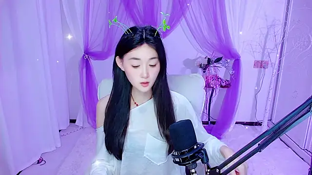 Snapshot of Tili_Lucky chatting on June 5, 11:27 am Tili Lucky online show from June 5, 11:27 am