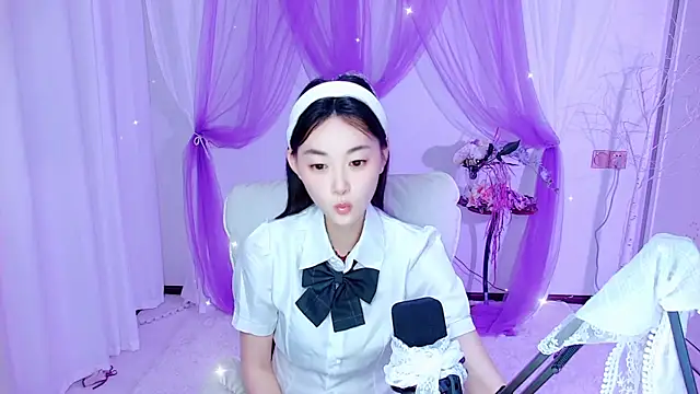 Snapshot of Tili_Lucky chatting on June 11, 1:27 am Tili Lucky online show from June 11, 1:27 am