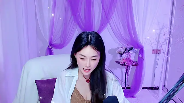 Snapshot of Tili_Lucky chatting on June 14, 2:24 am Tili Lucky online show from June 14, 2:24 am