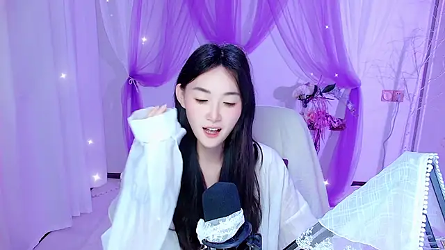 Snapshot of Tili_Lucky chatting on June 30, 1:39 am Tili Lucky online show from June 30, 1:39 am