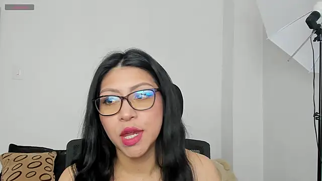 Snapshot of GoddessValentinaX chatting on August 2, 7:34 pm GoddessValentinaX online show from August 2, 7:34 pm