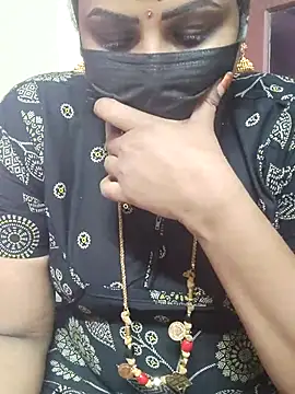 Snapshot of tamilkavitha123 chatting on July 18, 9:57 am tamilkavitha123 online show from July 18, 9:57 am