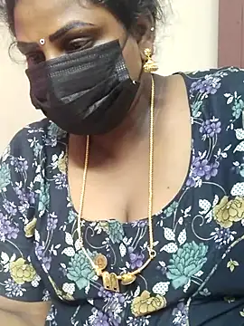 Snapshot of tamilkavitha123 chatting on July 28, 5:56 pm tamilkavitha123 online show from July 28, 5:56 pm