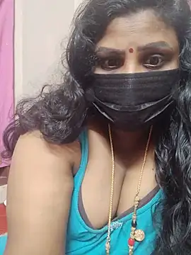 Snapshot of tamilkavitha123 chatting on August 3, 4:55 am tamilkavitha123 online show from August 3, 4:55 am