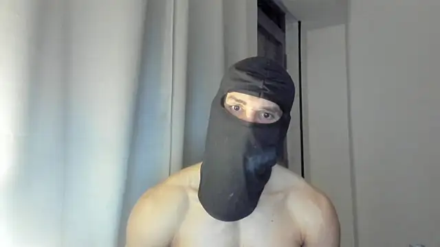 Snapshot of mysterious_muscles chatting on May 14, 2:51 am mysterious muscles online show from May 14, 2:51 am