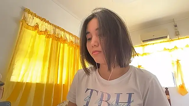 JenMilfeld online show from May 8, 3:01 am