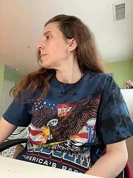 Snapshot of Raevyn chatting on July 4, 1:34 am Raevyn online show from July 4, 1:34 am