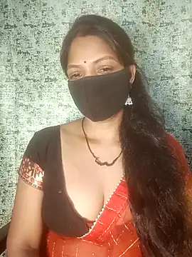 Snapshot of Juli_80 chatting on June 9, 11:55 am Juli 80 online show from June 9, 11:55 am