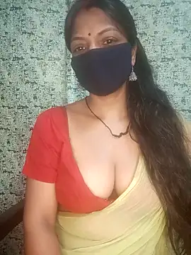 Snapshot of Juli_80 chatting on June 10, 1:28 am Juli 80 online show from June 10, 1:28 am