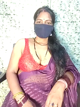 Snapshot of Juli_80 chatting on June 20, 3:15 pm Juli 80 online show from June 20, 3:15 pm