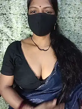 Snapshot of Juli_80 chatting on July 7, 11:36 am Juli 80 online show from July 7, 11:36 am