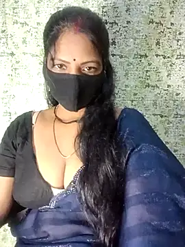 Snapshot of Juli_80 chatting on July 9, 11:36 am Juli 80 online show from July 9, 11:36 am