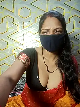 Snapshot of Juli_80 chatting on July 27, 12:17 am Juli 80 online show from July 27, 12:17 am