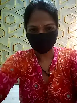 Snapshot of Juli_80 chatting on July 28, 4:30 am Juli 80 online show from July 28, 4:30 am