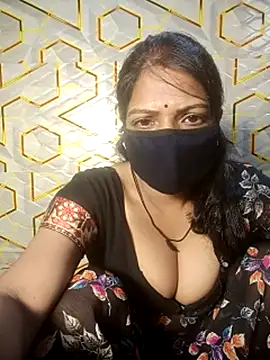 Snapshot of Juli_80 chatting on July 28, 11:17 am Juli 80 online show from July 28, 11:17 am