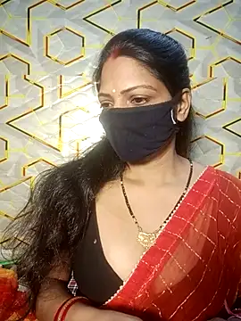 Snapshot of Juli_80 chatting on August 6, 10:06 am Juli 80 online show from August 6, 10:06 am