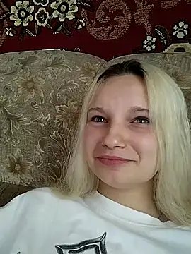 Snapshot of SallyMartinez chatting on July 19, 10:08 am SallyMartinez online show from July 19, 10:08 am