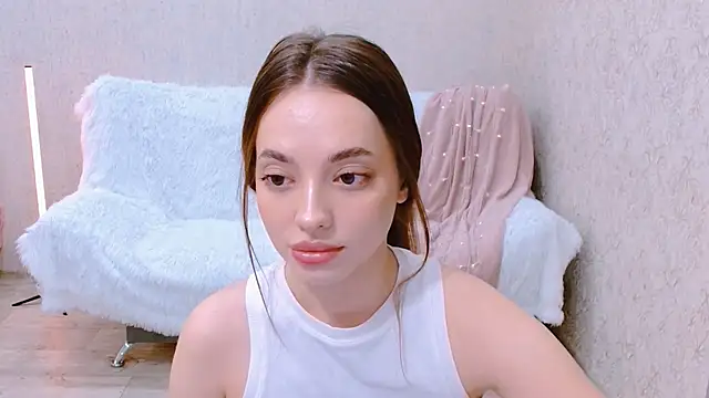 Snapshot of SiennaMia chatting on June 2, 4:58 am SiennaMia online show from June 2, 4:58 am
